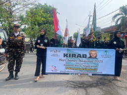 Ribuan Pelajar dan Santri Meriahkan Kirab Resolusi Jihad untuk Hari Santri Nasional 2025