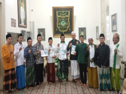 Estafet Kepemimpinan NU Care-LAZISNU Surabaya Beralih dari Prof Mukhrojin ke Abdullah Ishak