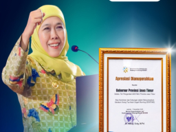 Berhasil Turunkan Stunting, Gubernur Khofifah Dapat Penghargaan BKKB