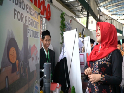 Senator Lia Istifhama Apresiasi Tinggi Kreativitas Siswa SMP Khadijah Surabaya