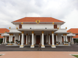 Industri Pengolahan, Perdagangan, dan Daya Saing Ekspor: Kuat sebagai Mesin, Tapi Rapuh pada Nilai Tambah