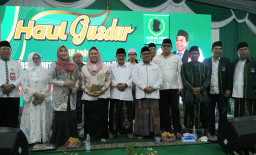 Yenny Wahid dan Senator Lia Istifhama Hadiri Haul ke-16 dan Tasyakuran Gelar Kepahlawan Gus Dur di Taman Bungkul