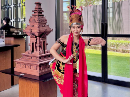 Selamat Datang di Banyuwangi! Kokoon Hotel Banyuwangi Hadirkan Ikon Gandrung sebagai Tarian Sambutan untuk Para Tamu