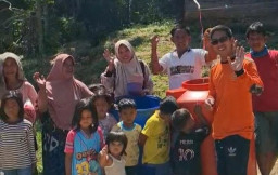 Banser Tanggap Bencana Jawa Timur Salurkan Tandon Air Bersih untuk Warga Terdampak Bencana di Aceh Tamiang