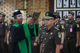Iwan Nuzuardhi Resmi Jabat Kasi Pidsus Kejari Surabaya