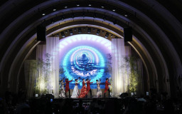 Kuliner Premium dan Hiburan Spektakuler Warnai Chinese New Year Gala Dinner Legacy Ballroom Surabaya