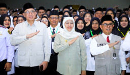 Gubernur Khofifah Berpesan PPIH Layani Jemaah Haji dengan Sepenuh Hati dan Empati