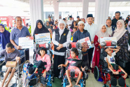 Gubernur Khofifah Salurkan Rp7,7 Miliar Lebih dalam Sapa Bansos 2026 di Pasuruan