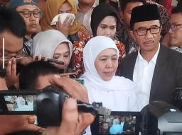 Khofifah Sampaikan Maaf dan Tegaskan Kooperatif di Sidang Korupsi Dana Hibah Jatim