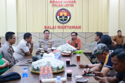 Polda Jatim Tekankan Peran Media Tangkal Hoaks pada Peringatan HPN 2026