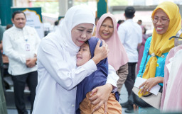 Gubernur Khofifah Ajak 95 Murid Berkebutuhan Khusus Belanja Kebutuhan Lebaran di di Sun City Mall Madiun