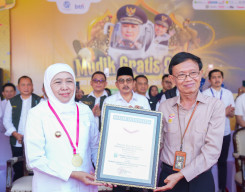 Bangun Palang Pintu dan Pos Jaga KA Terbanyak, Gubernur Khofifah Terima Rekor MURI