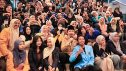 Diterjang Hujan Angin, Jiwa Aktivis Gus Fawait Hidupkan Semangat 5.000 Mahasiswa Jember