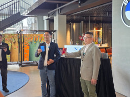 BMW Astra Bersama Dengan Teh Villa Gallery Hadirkan Festival of Joy di Surabaya