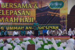 Penuh Khidmat KBIH Rohmatul Ummah An Nahdliyah Sidoarjo Lepas 912 Jamaah Haji