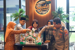 Kokoon Hotel Banyuwangi Gelar Penyerahan Simbolis Grand Prize Umrah 12 Hari Sajadah Vol. 3 