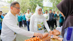 Gubernur Khofifah Bangga Tingkat Serapan Lulusan SMK Jawa Timur Terus Menunjukkan Tren Positif