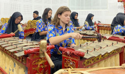 SMA Labschool Unesa 1 Berhasil Membawa Alat Musik Gamelan Go International Bersama Peserta AFS Asal Italia