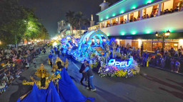 "Harmony of Ocean” Pelindo 3 Curi Perhatian di Surabaya Vaganza 2026