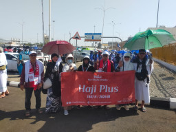 Jamaah Haji Plus Jawa Timur Tiba di Tanah Suci, Siap Jalankan Prosesi Ibadah Haji 1447 H