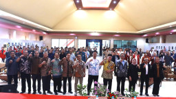 Jadi Pembicara Kuliah Umum di Unitomo Surabaya, Mahfud MD Tegaskan Demokrasi Tanpa Hukum Bisa Menjadi Liar