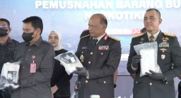 Komitmen Polda Jatim Berantas Narkoba: Ungkap 2.231 Kasus, Musnahkan 22,22 Kg Kokain