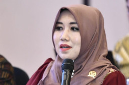 Solar Bersubsidi Langka Berdampak Antrean Panjang di SPBU, Senator Lia Istifhama Minta Evaluasi Kebijakan Kuota BBM