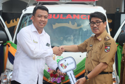 PT SGN Serahkan Bantuan Mobil Ambulan untuk Puskesmas Mider Lampung Utara Melalui Program TJSL