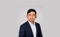 Alumni Farmasi UNAIR Pimpin Pabrik Kalbe di Nigeria, Bawa Standar GMP ke Afrika
