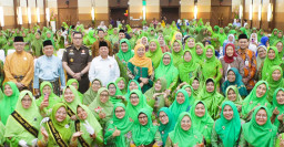 Khofifah Saksikan Deklarasi Muslimat NU Riau Suarakan 9 Imbauan kepada PBB untuk Hentikan Perang dan Wujudkan Perdamaian