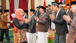 Gubernur Khofifah Ajak MUI Jatim Perkuat Sinergi Cegah Kerentanan Sosial dan Bangun Dakwah Digital Moderat