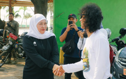 Gubernur Khofifah Kembali Kolaborasi Bersama Kaka Slank Kampanye Pelestarian Ekosistem Mangrove di Jawa Timur