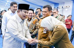 Presiden Prabowo Resmikan Akad Massal KPR Sejahtera di Batang, Khofifah Dukung Penuh Program FLPP dan KPP di Jatim