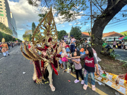 Jennar Kayshilla Wakili Sidoarjo Tampil Memukau di World Kids Carnaval JFC 2026, Usung Defile ROOTS