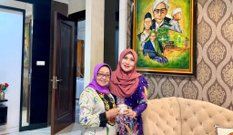 Pertemuan Hangat Politisi Perempuan Beda Zaman, Bu Mun Beri Resep Fit dan Awet Muda ke Ning Lia