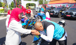 Gubernur Khofifah Berangkatkan Tim Bakti Negeri Anak Bangsa, Salurkan Bantuan untuk Keluarga Pahlawan