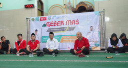 Geber Masjid 2026, Kanwil Kemenag Jatim Gotong Royong Bersihkan Masjid Al-Ikhlas
