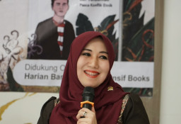 Ning Lia Sosok yang Dekat dengan Masyarakat Madura
