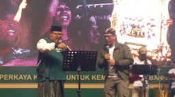 Aksi Ngerock Gus Antok Bersama Kepala Kemenag Jombang Semarakkan Expo Muktamar Ke-35 NU