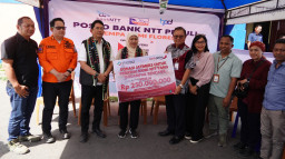 Gubernur Khofifah Bersama Bank Jatim Salurkan Bantuan untuk Masyarakat NTT