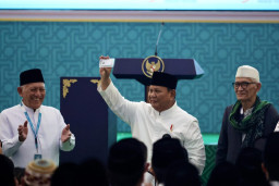 Utang Kepada Prabowo Memang Sudah Dilunasi, Tetapi Jarak Harus Tetap Dijaga