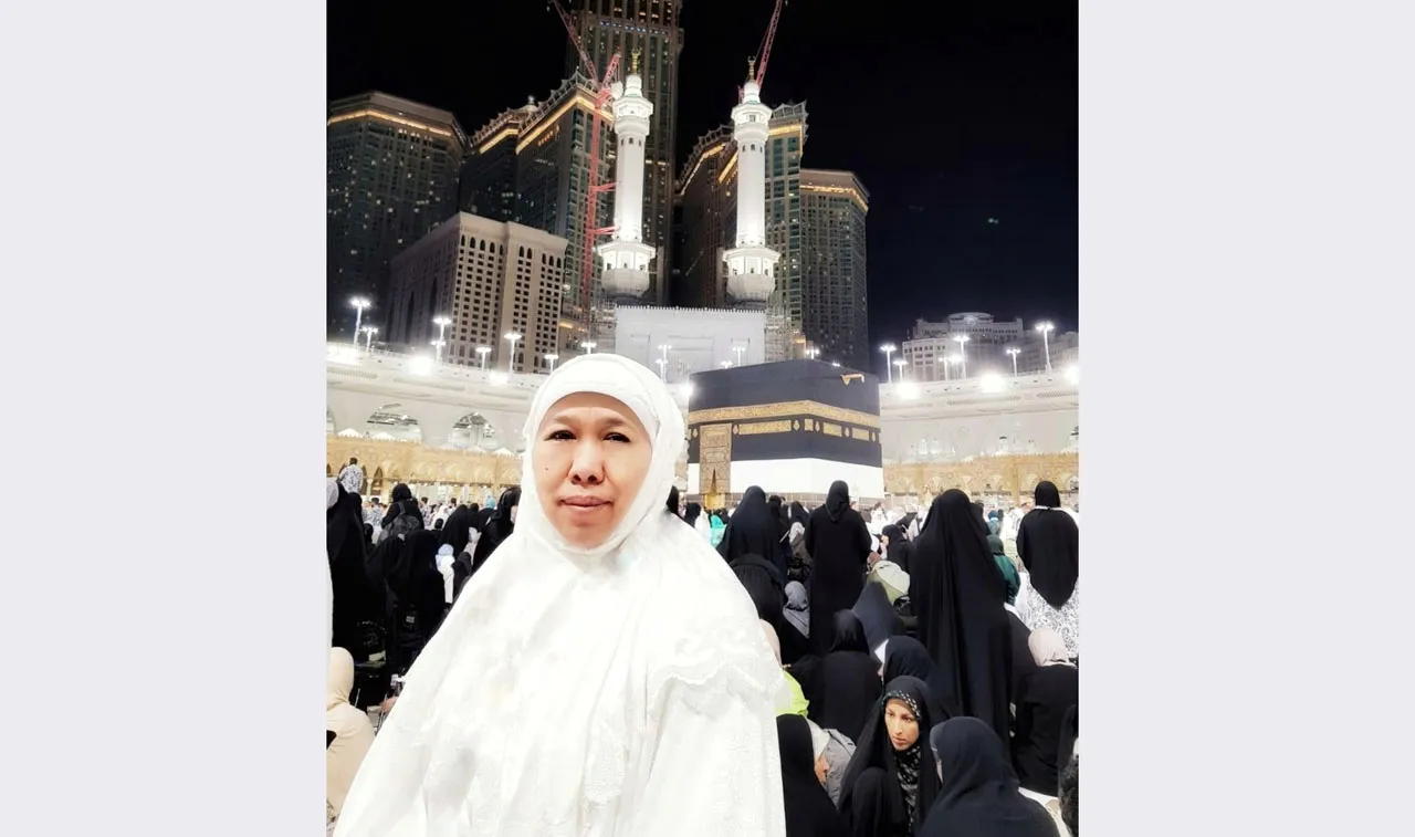 Dari Makkah, Khofifah: Manfaatkan Wukuf di Arafah untuk Mohonkan Kedamaian Dunia