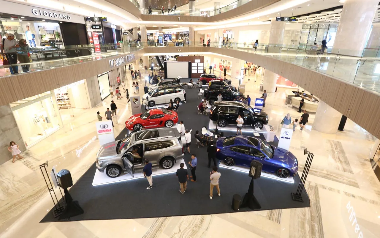 Buruan ke Pakuwon Mall, Ada Pameran Mobil Mewah dan Eksklusif