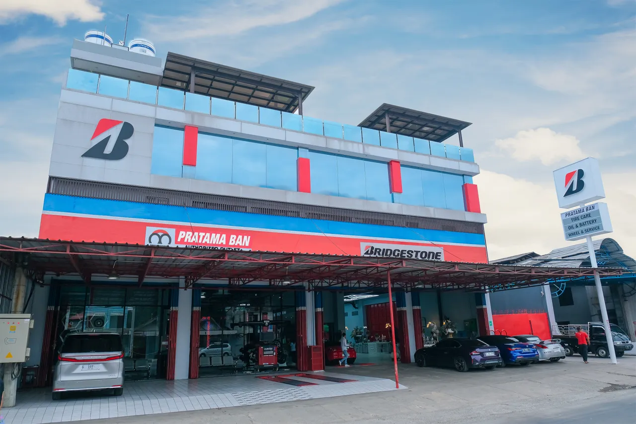 Target Kalangan Muda, Bridgestone Indonesia Resmikan Toko Model Pratama Ban Tegal
