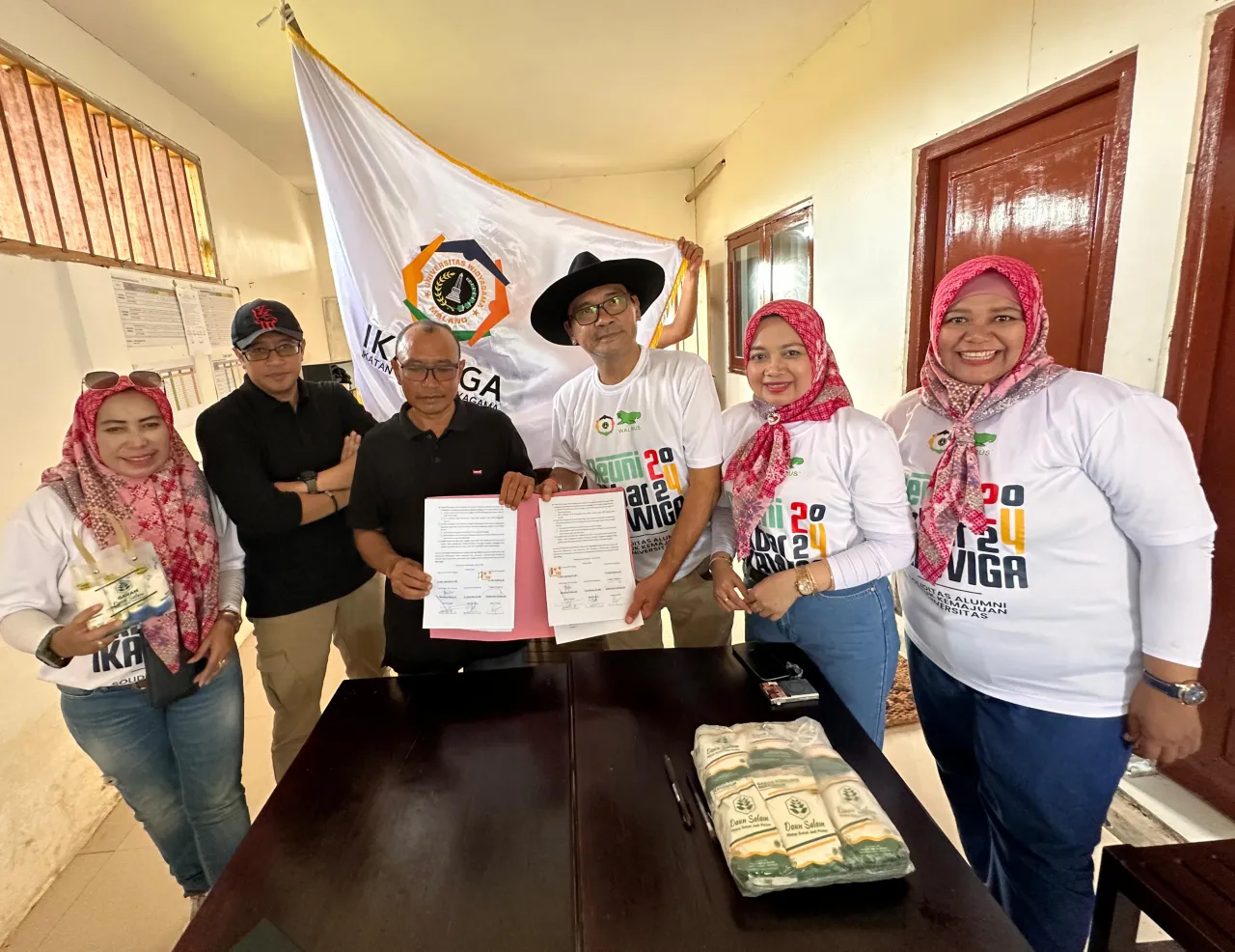 Ikatan Alumni Widyagama Malang Kembali Launching Program IIB-2 di Pabrik Garam Daun Salam Pamekasan Madura