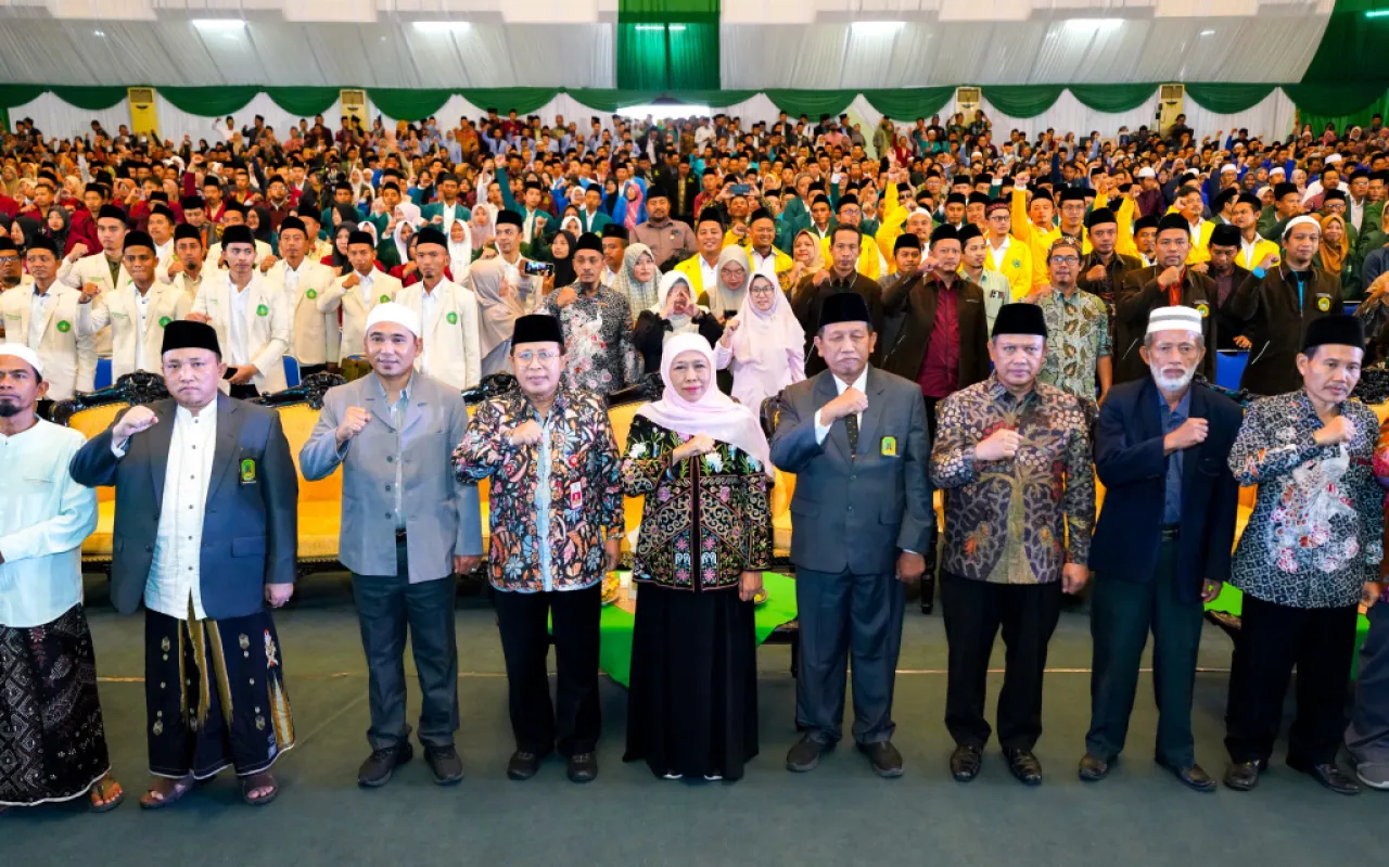 Khofifah Dorong Lulusan Pesantren Jadi Pembelajar Sejati