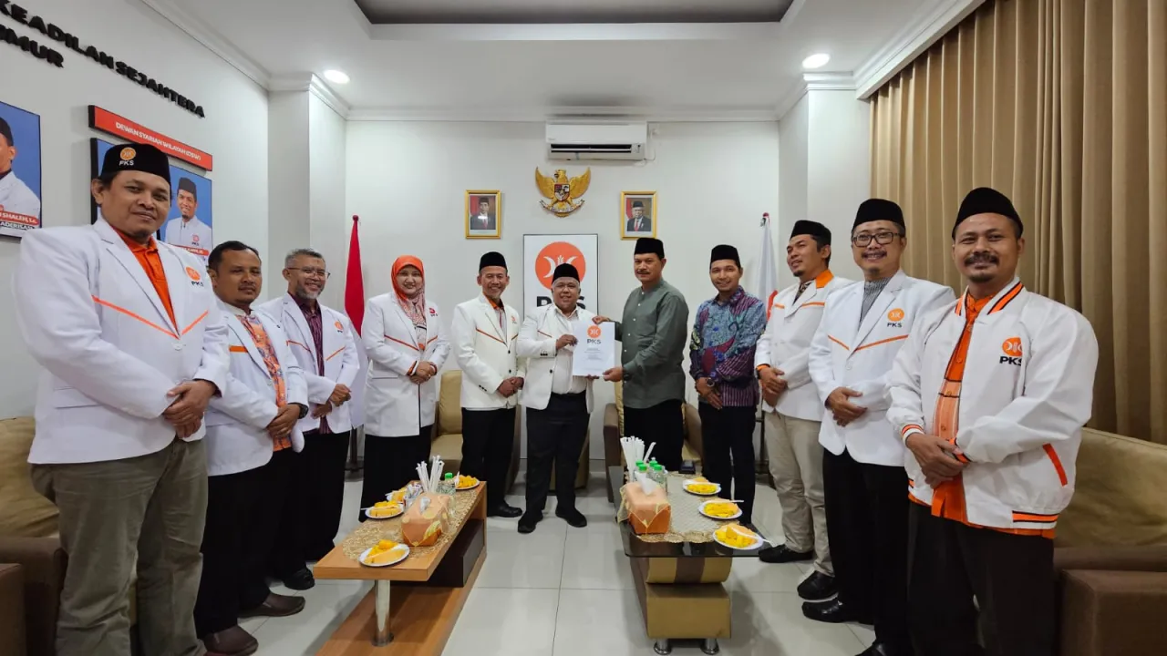 PKS Jatim Serahkan SK DPP untuk Ony Anwar di Pilkada Ngawi dan Maidi di Kota Madiun