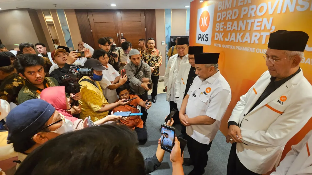Presiden PKS Ungkap Alasan Dukung Khofifah-Emil di Pilgub Jatim 2024