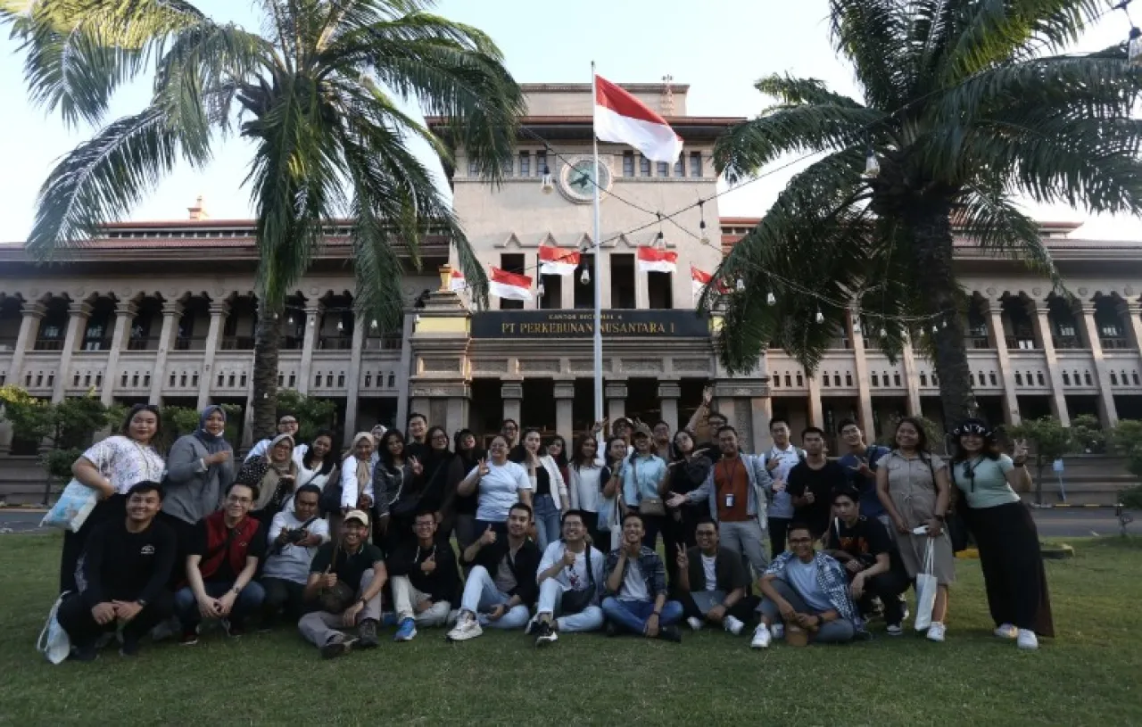 Himpunan Humas Hotel Surabaya Raya Gelar Pelatihan Street Photography di Kota Lama Surabaya