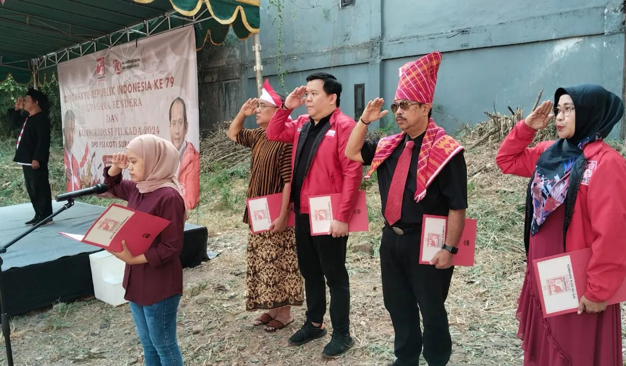 Kenakan Pakaian Adat, PSI Surabaya Gelar Upacara HUT Kemerdekaan RI ke-79